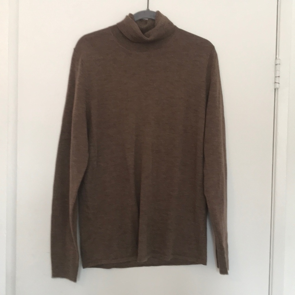 Nordstrom signature turtle neck medium tan
